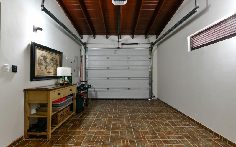 Car garage and laundry