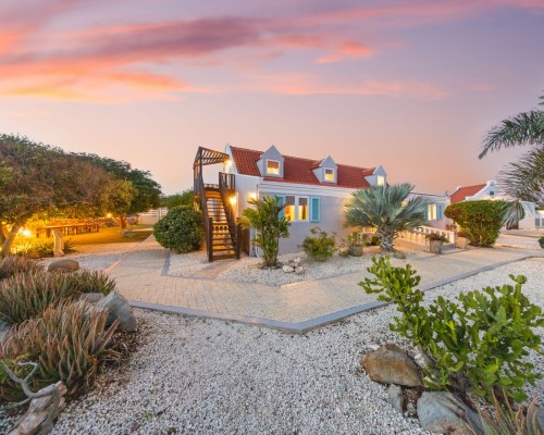 8-Unit - Boutique Apartment Complex - INCL Hotel Permit