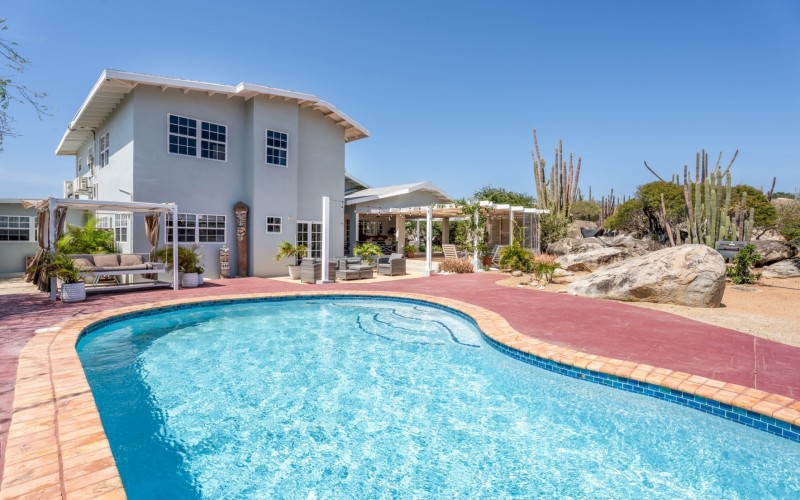 Spacious Family Home with Guest Apartment & Pool | Paradera 104C Spacious Family Home with Guest Apartment & Pool | Paradera 104C